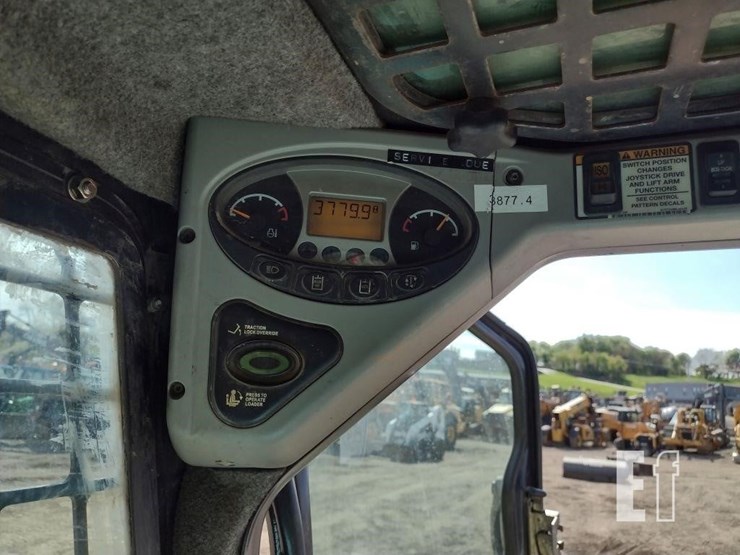 2009-bobcat-t320-image-7