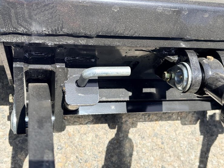 2026-zjg-zj-380-skid-steer-loader-image-6