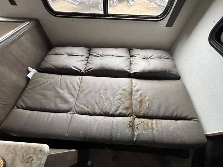 2020-wildwood-wdt26dbud-ca-travel-trailer-image-32