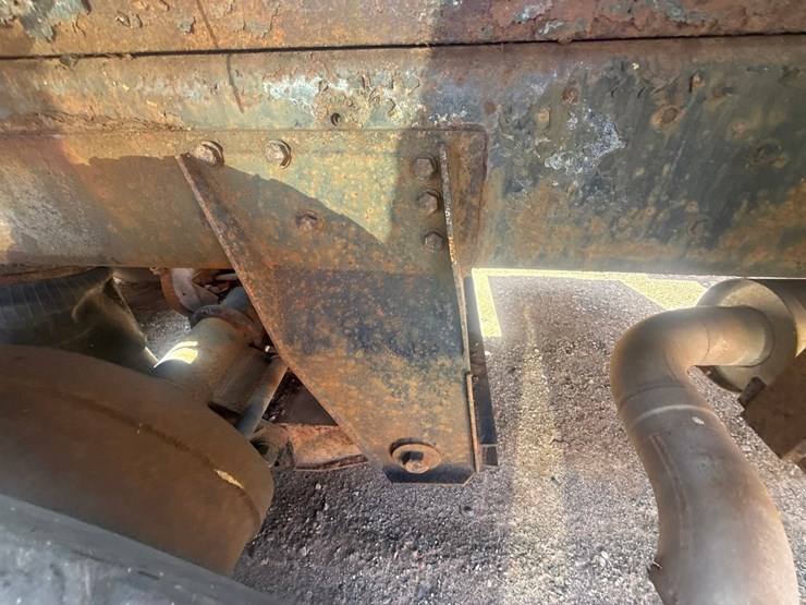 1996-ford-l9000-image-38