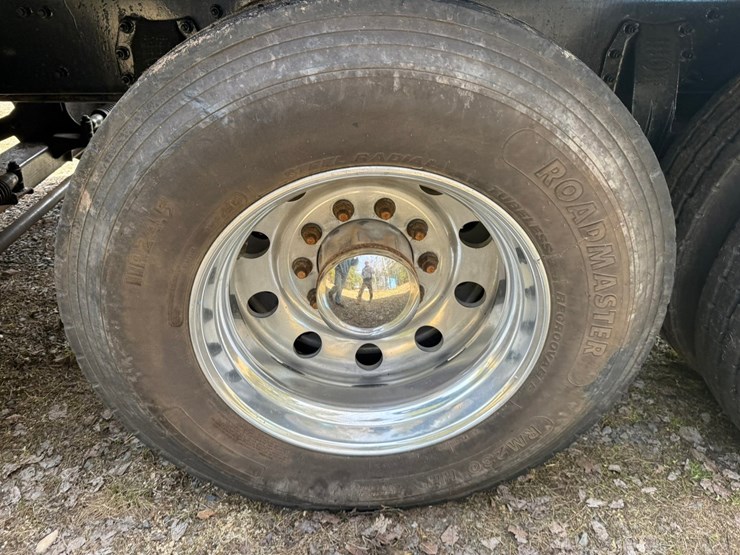 2015-peterbilt-579-image-71