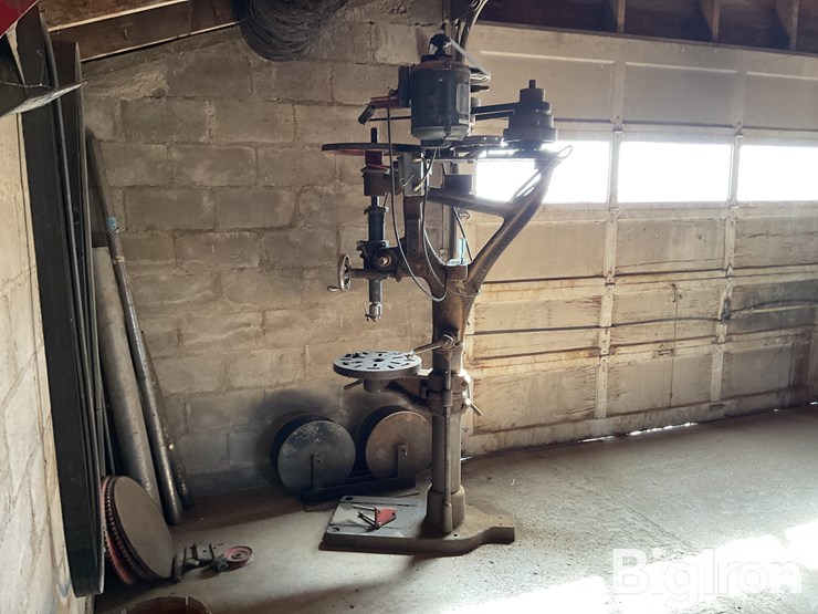 champion-20”-camelback-drill-image-5