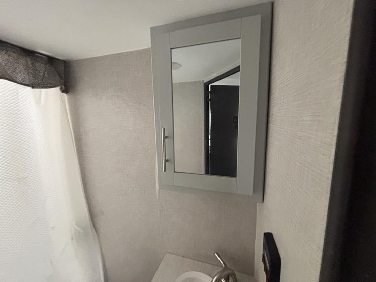 2020-bullet-bl2200bh20-travel-trailer-image-38