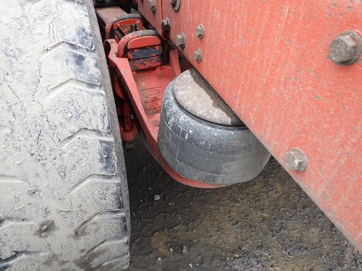 2016-peterbilt-3-axle-logging-truck-image-32