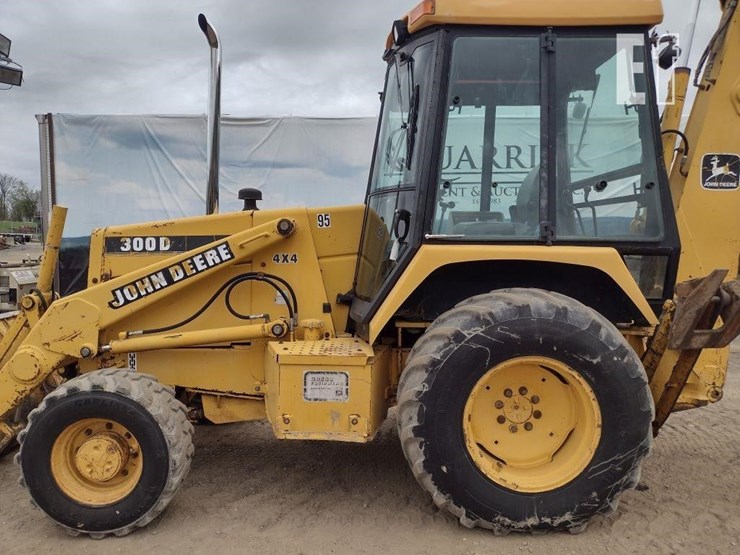 1995-deere-300d-image-14