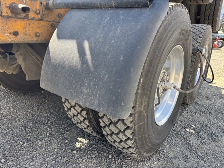 2000-kenworth-t800-image-11