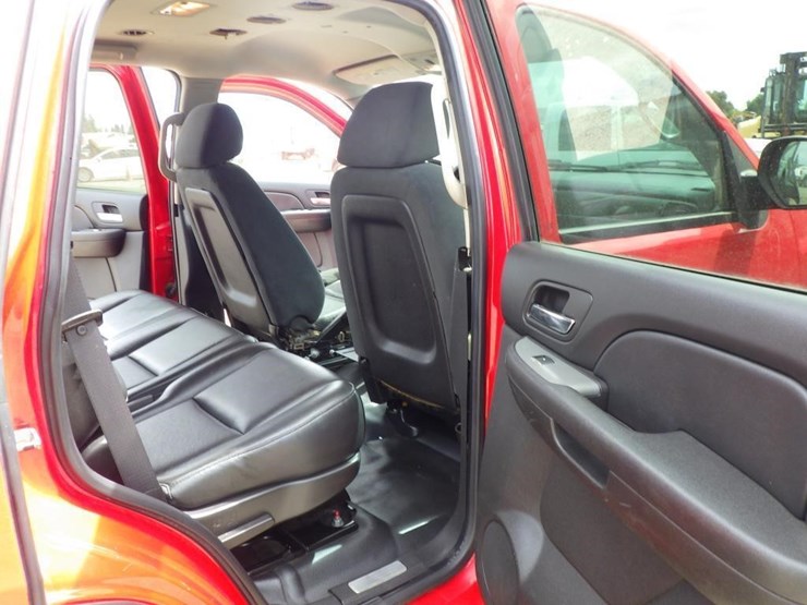 2008-chevrolet-tahoe-image-8