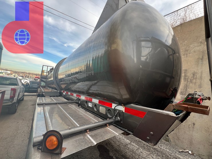 2011-comptank-corporation-5,500-gal.-t/a-acid-transport-trailer-**fresh-vik-inspection**-image-5