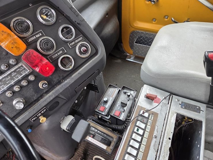 1995-ford-l9000-image-7