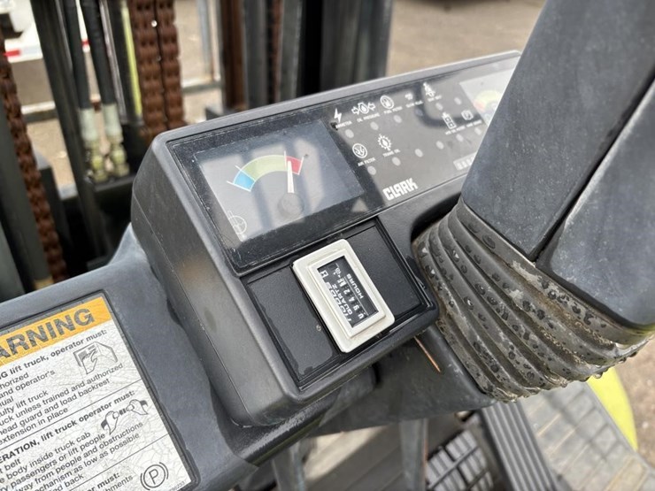 clark-cdp40-forklift-image-21