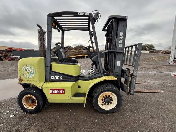 clark-cdp40-forklift-image-7