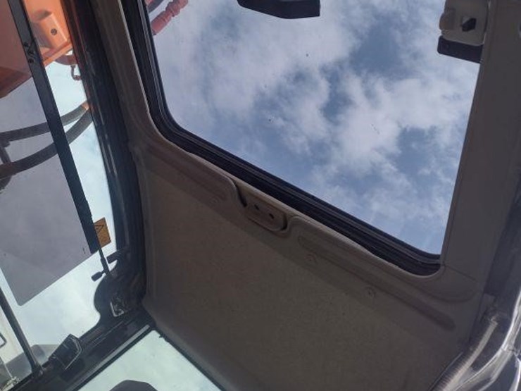 2018-hitachi-zx135us-6-image-10