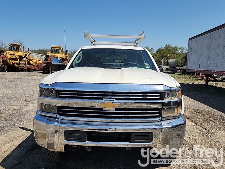 2016-chevrolet-silverado-3500hd-image-18