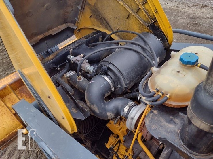 2010-deere-310j-image-43