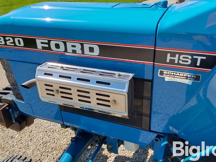 1996-ford-1320-image-9