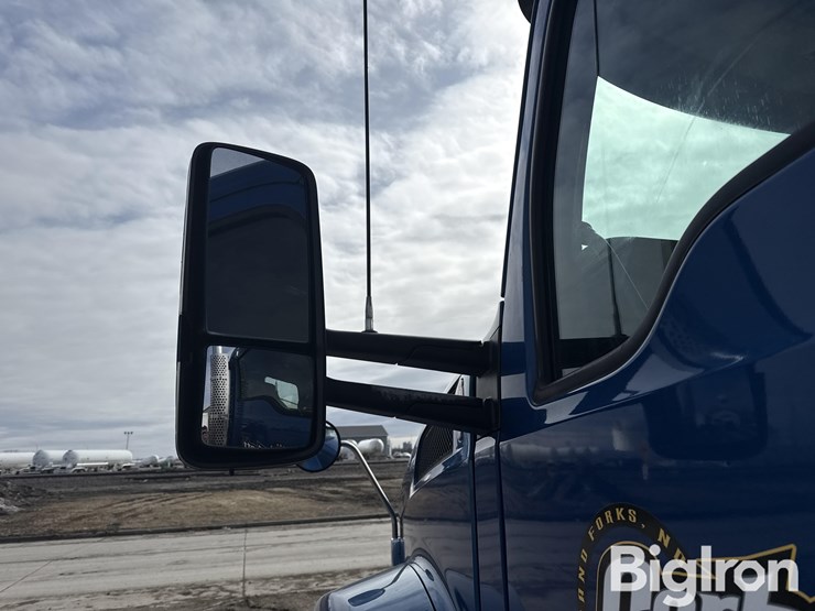 2016-kenworth-t880-image-9