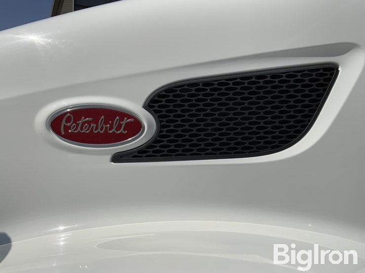 2016-peterbilt-579-image-15