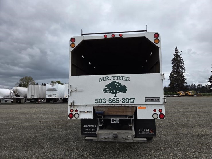 2020-freightliner-m2-crew-cab-chipper-dump-truck-image-5
