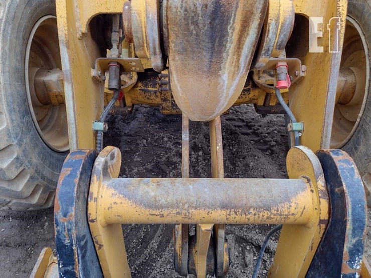 2015-caterpillar-914k-image-29