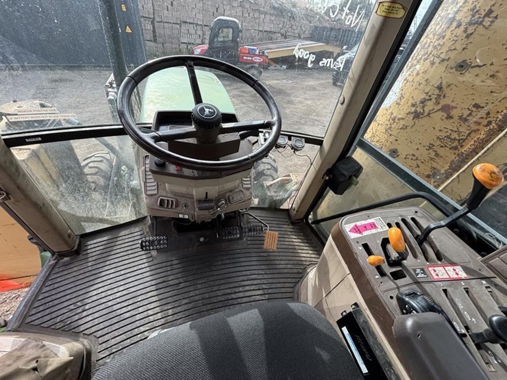 2001-john-deere-6410-image-36