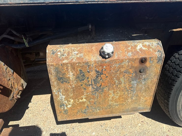 1996-ford-l9000-image-28