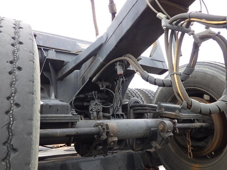 2017-kenworth-t800-image-22