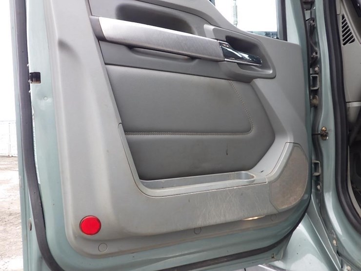 2019-kenworth-t880-image-84