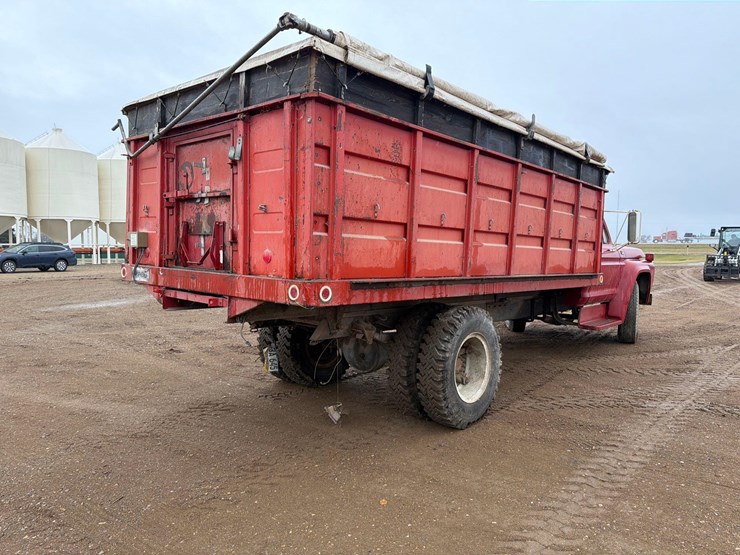 ford-f700-image-6