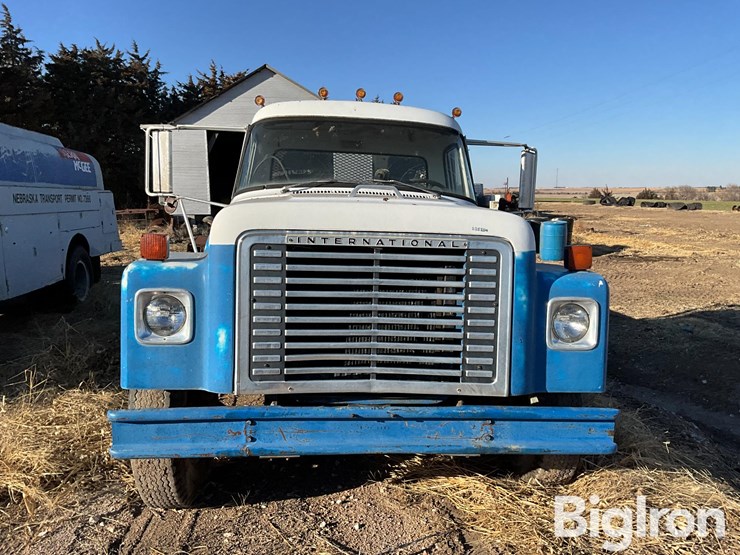 1976-international-1600-s/a-flatbed-truck-image-2