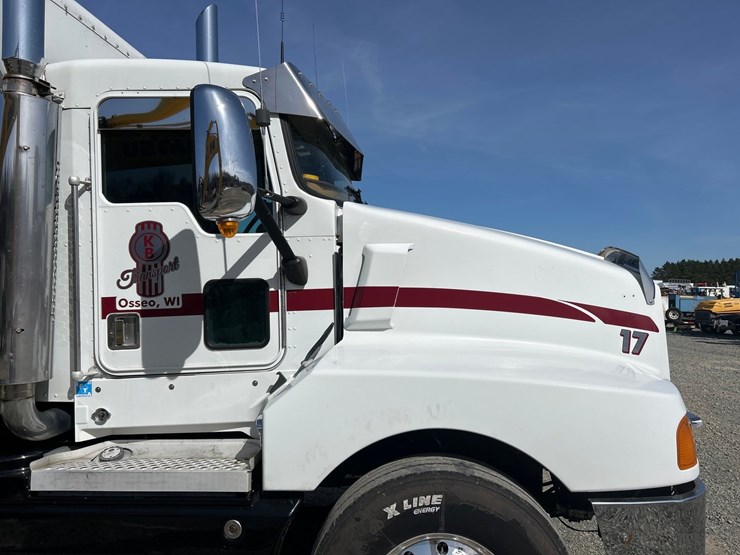 1999-kenworth-t600-image-15