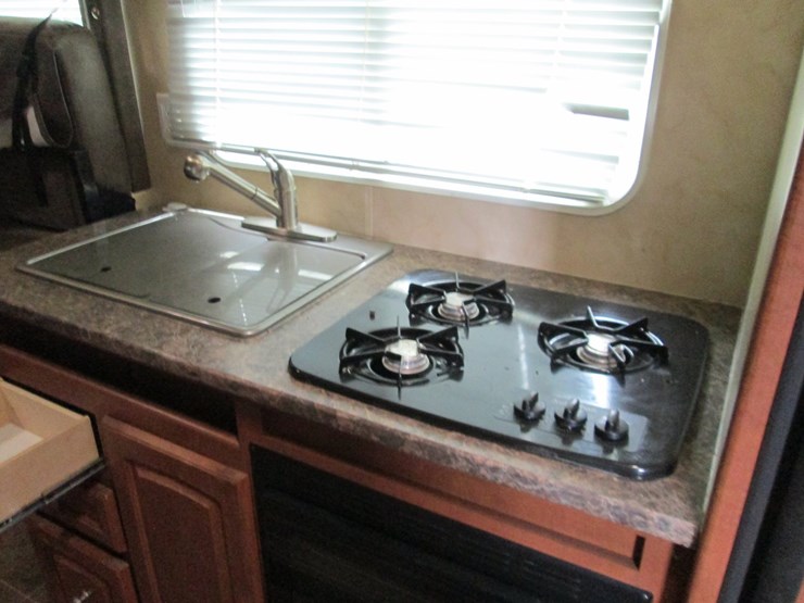 #36745-•-2011-forrest-river-stealth-24'-t/a-travel-trailer-4x4tsfw22bc009247-image-25