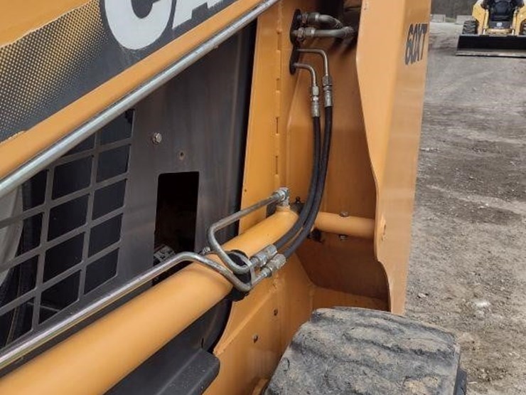 2001-case-60-xt-image-20