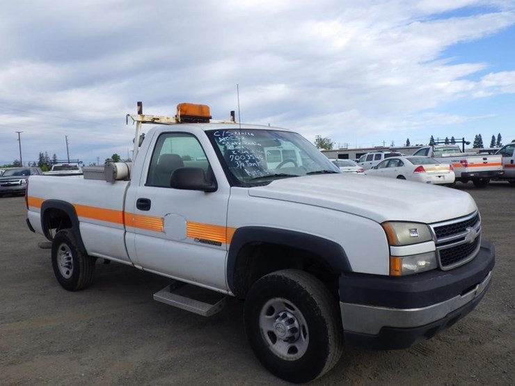 2007-chevrolet-2500hd-image-2