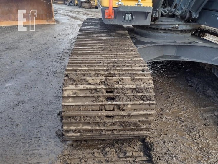 2020-volvo-ec220e-lr-image-30