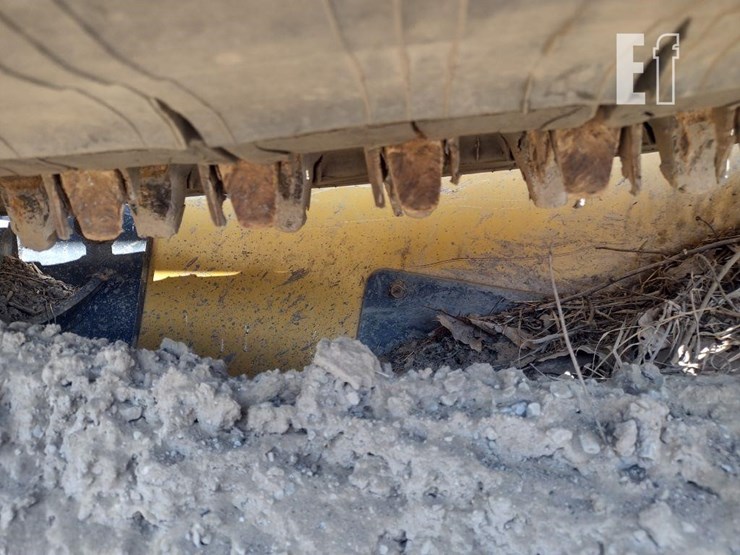 2022-deere-333g-image-16