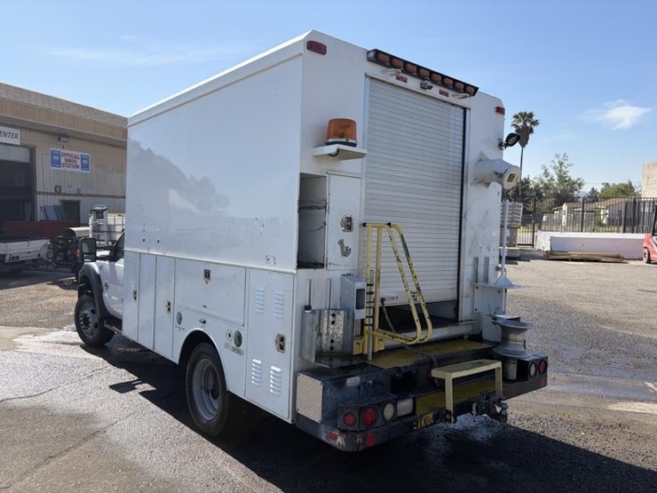 2012-ford-f550-image-4