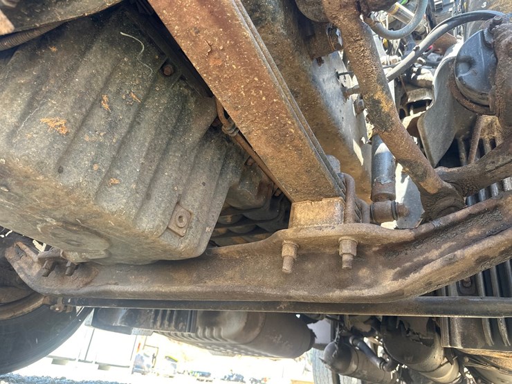 2014-massey-ferguson-8-image-61