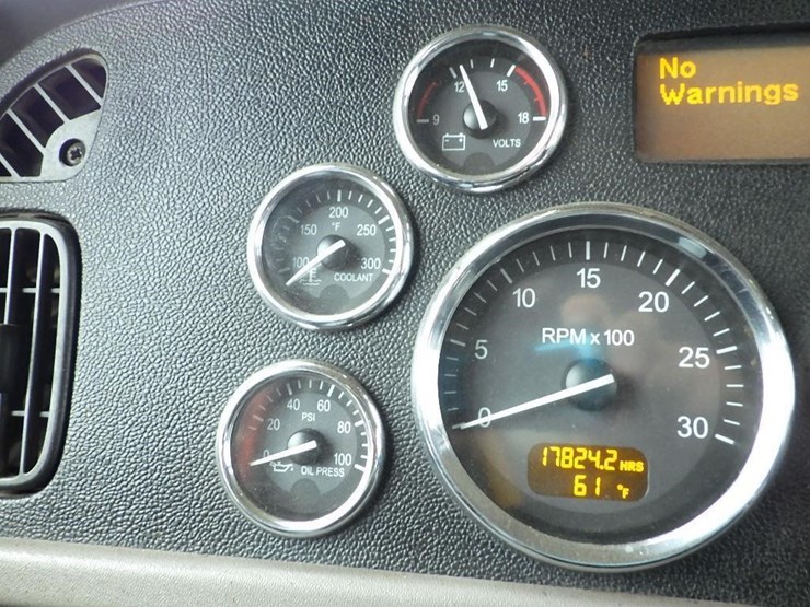 2016-peterbilt-3-axle-logging-truck-image-84