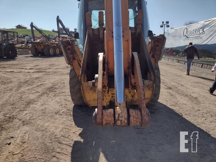 case-580m-turbo-image-34