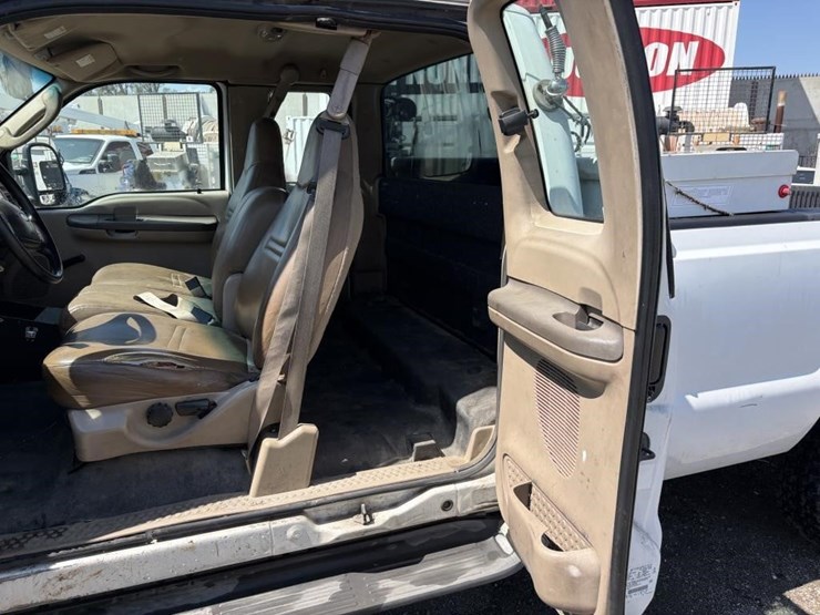 2004-ford-f250-image-11