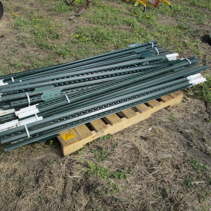 #46000 • Unused Lot of T Posts