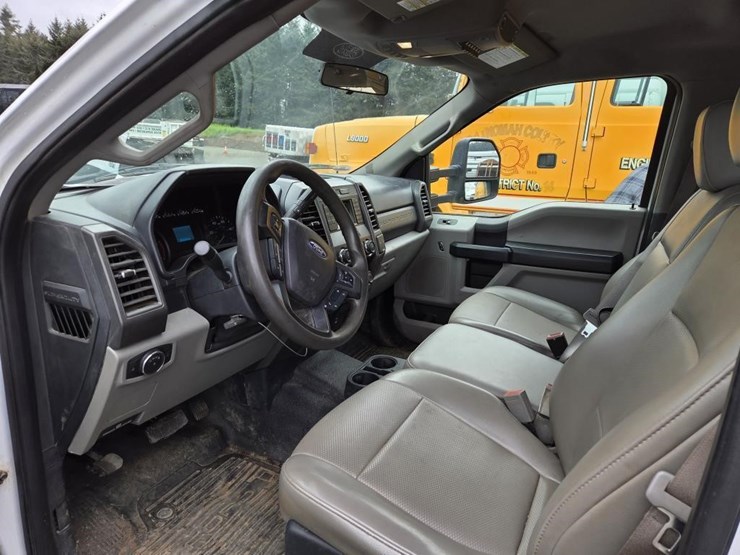 2020-ford-f550-image-7