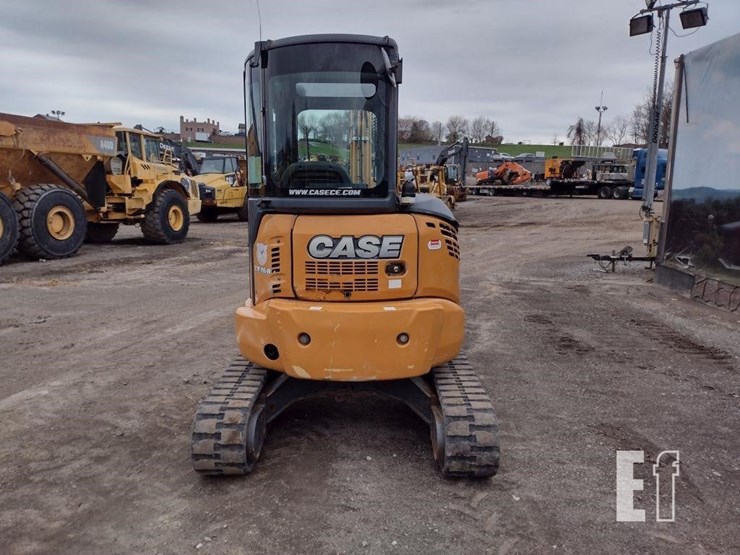 2017-case-cx36b-image-4