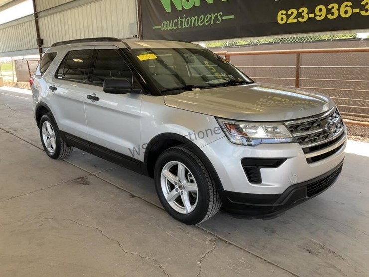 2018-ford-explorer-image-2