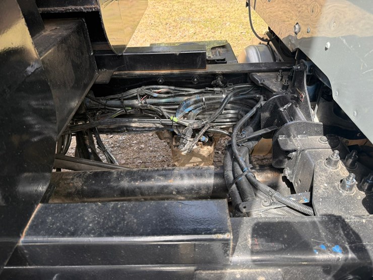 2015-peterbilt-579-image-41