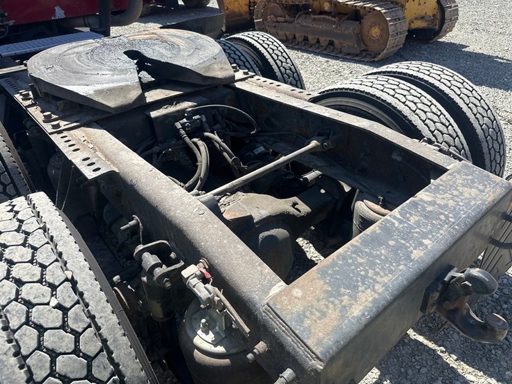 2004-massey-ferguson-8-image-20