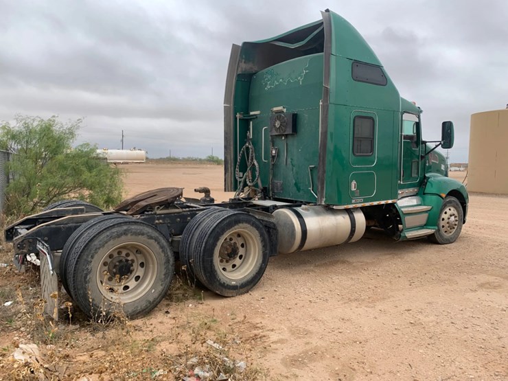 2010-kenworth-t660-image-7