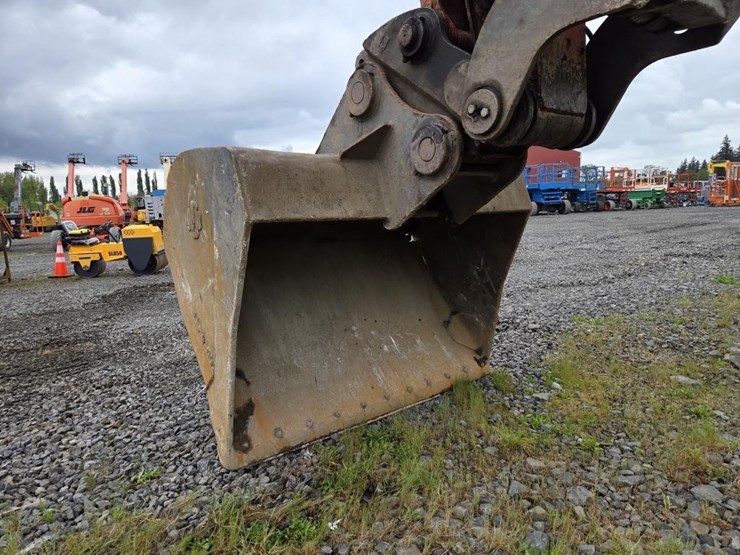 hitachi-zx210-lc-5n-image-5