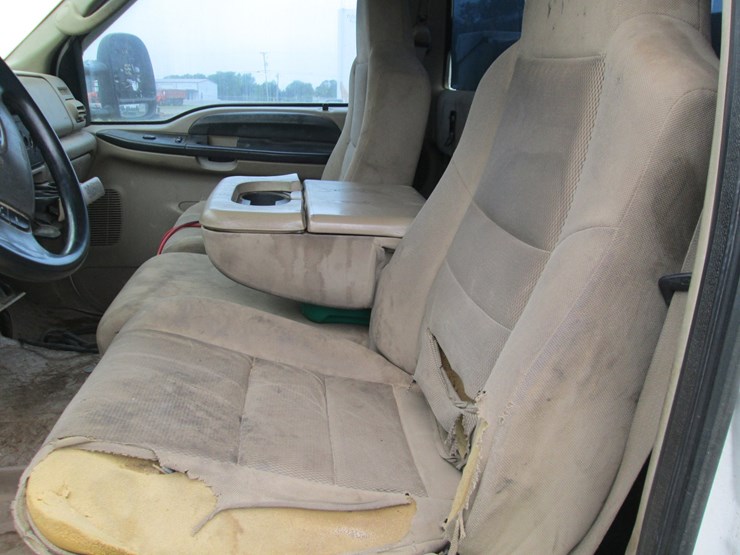 2005-ford-f350-image-28