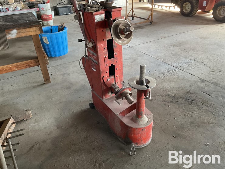 may-m62-b-tire-matic-tire-changer-image-3